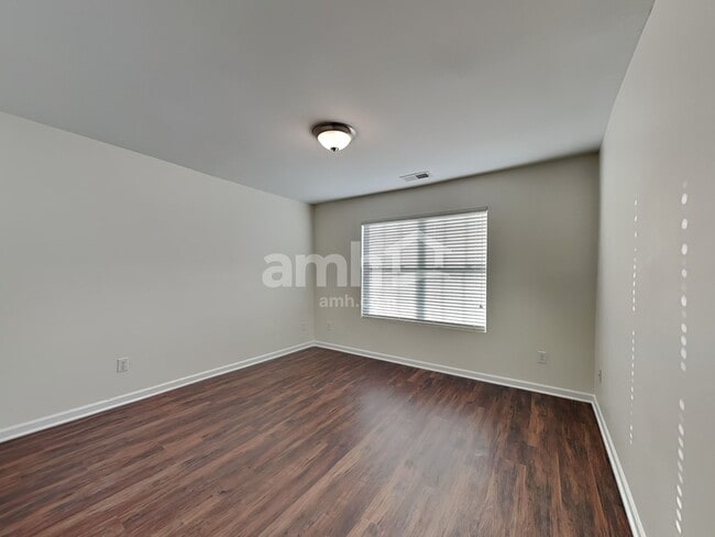 Building Photo - 3904 Edgewood Terrace Rd