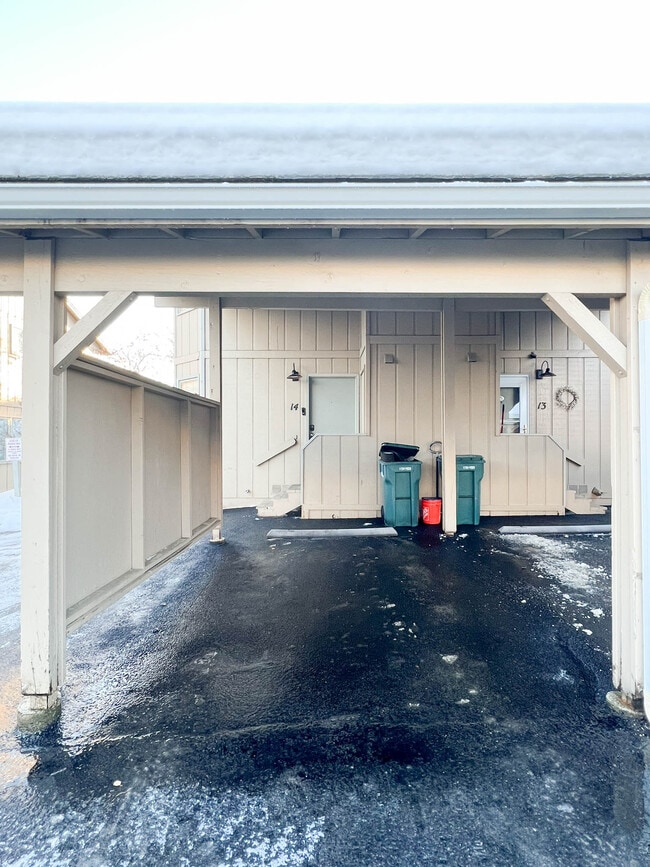 Building Photo - 433 Dailey Ave