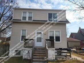 Building Photo - 2557 4th St