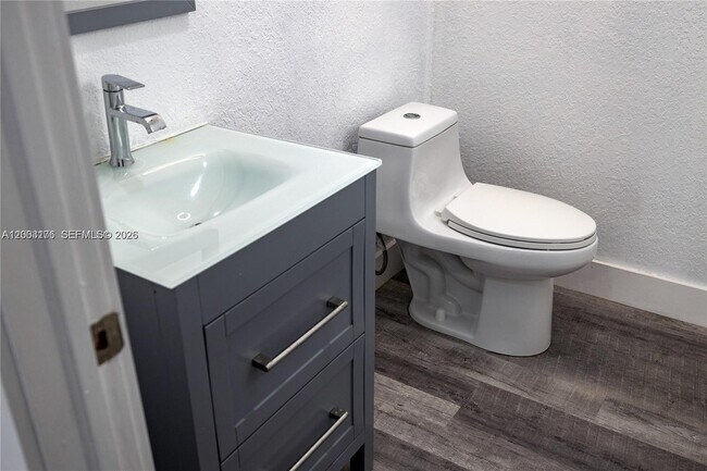 Building Photo - 15981 SW 54th Terrace