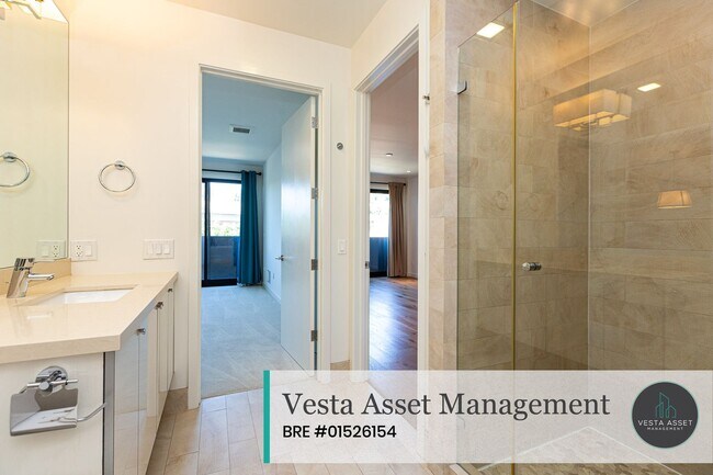 Building Photo - Welcome Home to Dogpatch's Finest