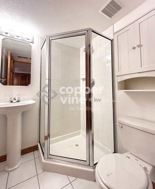 Building Photo - 1197 Clubhouse Dr