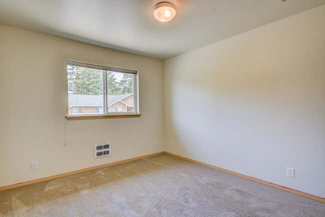 Building Photo - Two Bedroom Condo in Summerwind