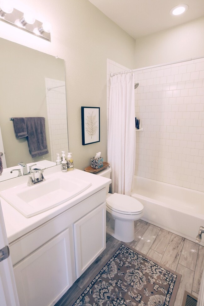 Secondary bathroom on upper level. - 15637 E Broncos Pl