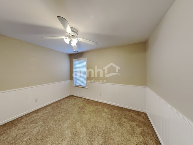 Building Photo - 401 Lochmere Ct