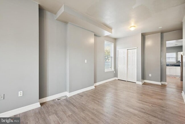 Building Photo - 138 N King St