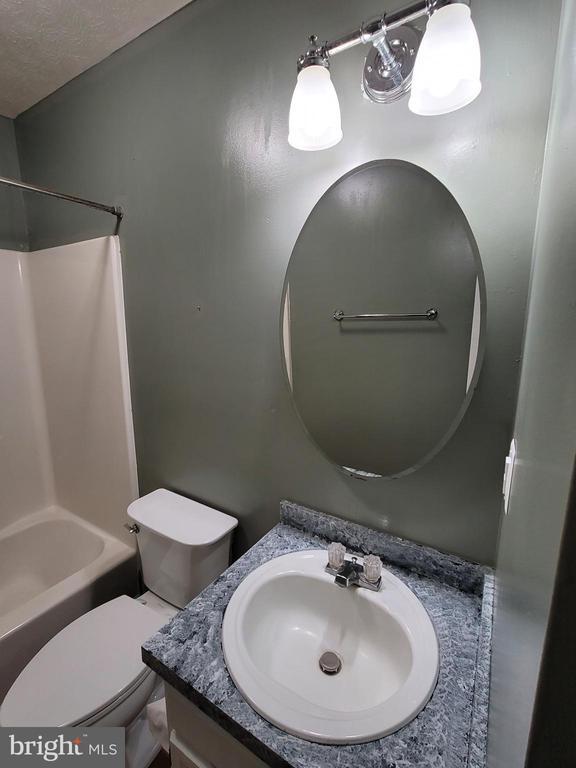 Building Photo - 233 Charleston Ct