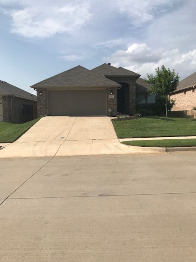 Primary Photo - 3/2/2 Heights of Weatherford Estates