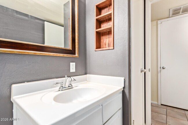 Building Photo - 3626 N 37th St