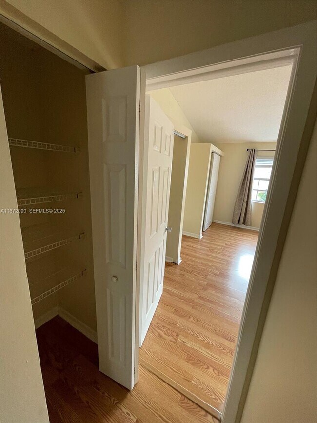 Building Photo - 2880 Belmont Ln