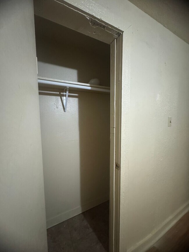 Building Photo - Spacious home in Clyde