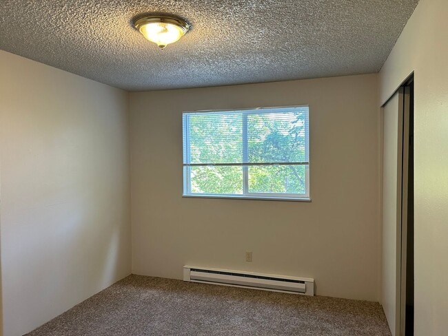 Building Photo - 505 SE 27th Ave