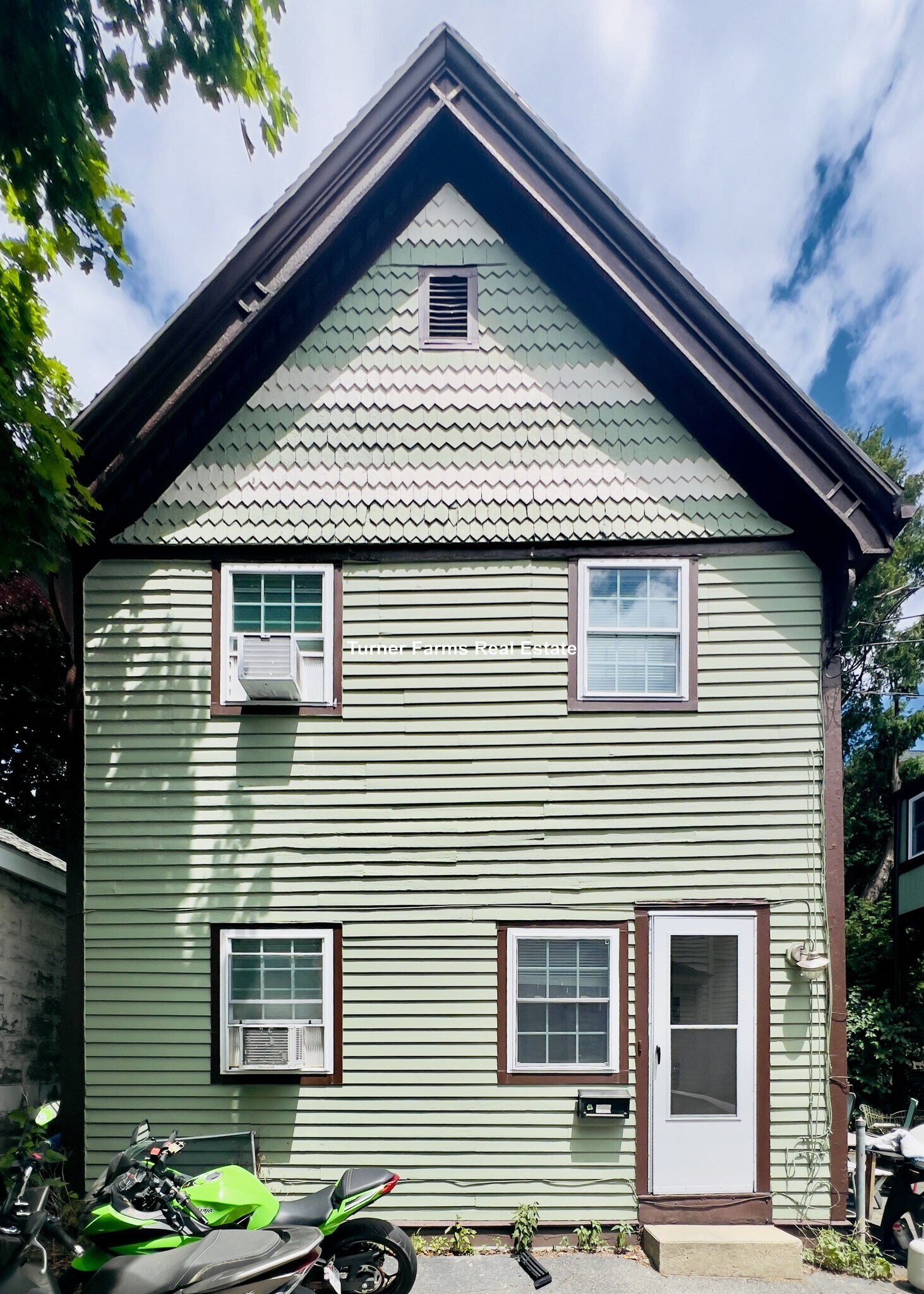 Building Photo - 76 College Ave