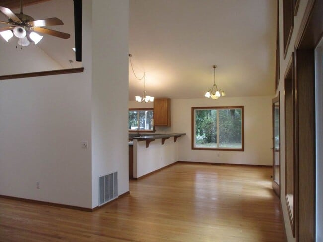 Building Photo - Beautiful 3 Bedroom 2.5 Bath Home in Gig H...