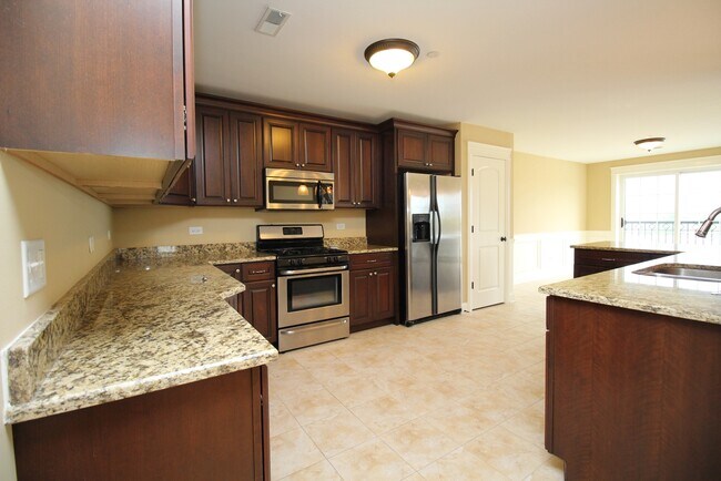 Building Photo - 10765 Clocktower Dr