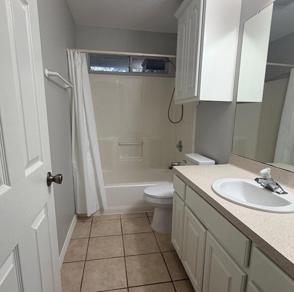 Building Photo - 414 Summit Ridge Dr N