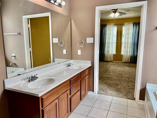 Building Photo - 25106 Hazel Ranch Dr