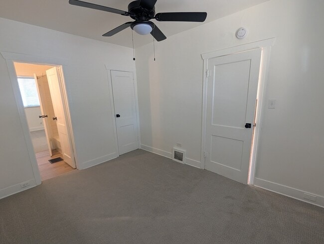 Building Photo - Newly renovated 3 bed/1bath in the heart of Denver