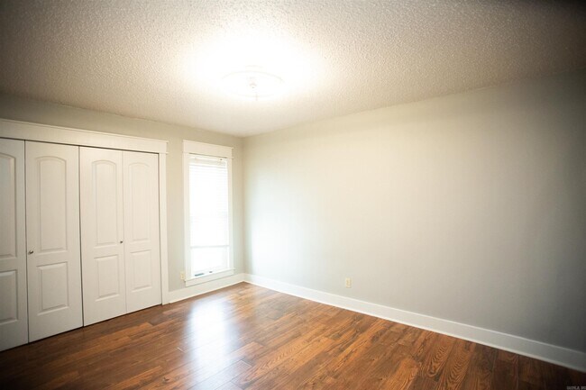 Building Photo - 14112 High Point Dr