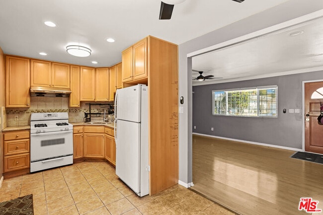 Building Photo - 16711 Mapes Ave