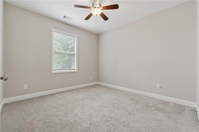 Building Photo - 3080 Whitfield Ave