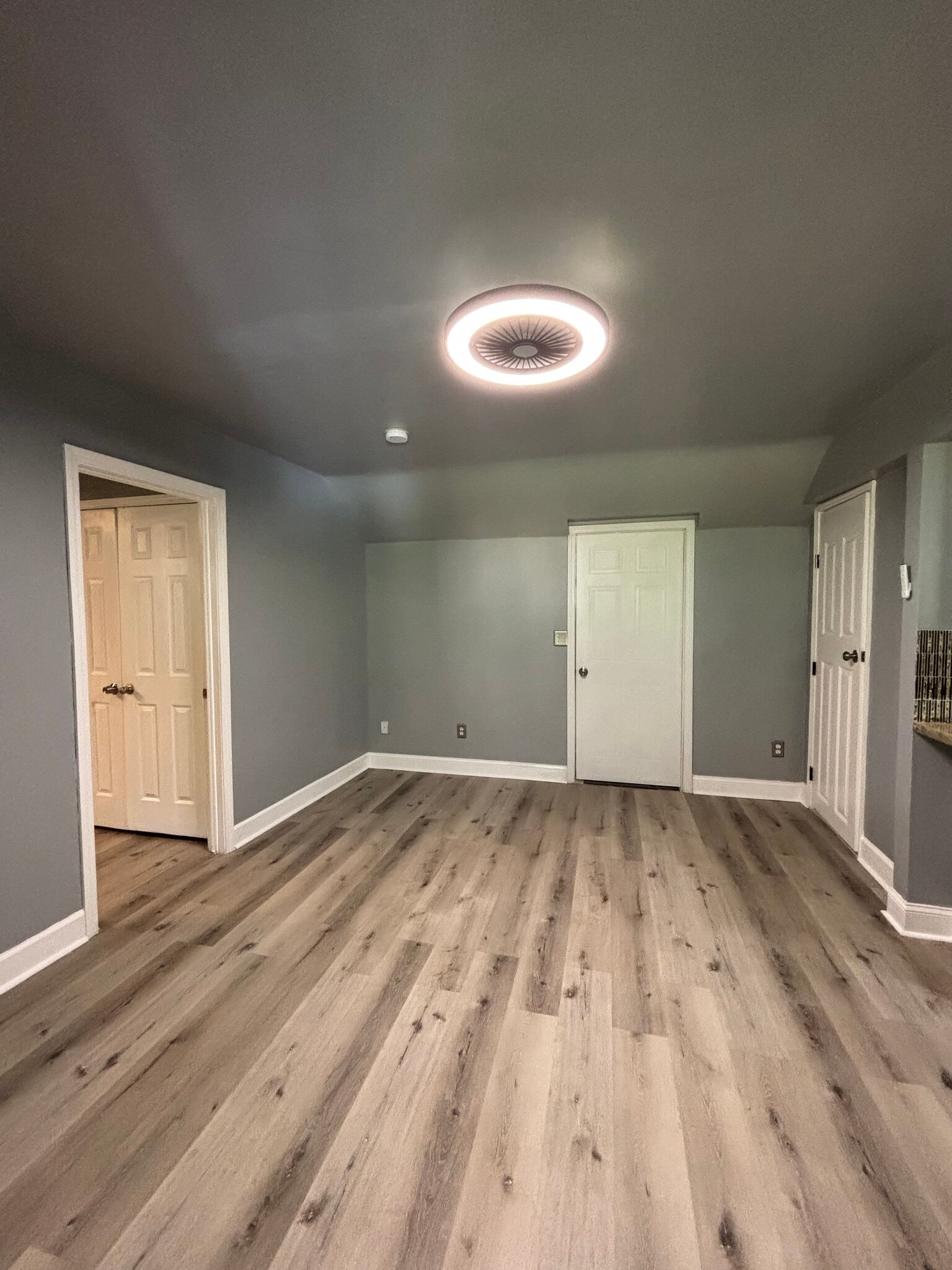Entry door and bathroom on right - 4155 Round Stone Dr