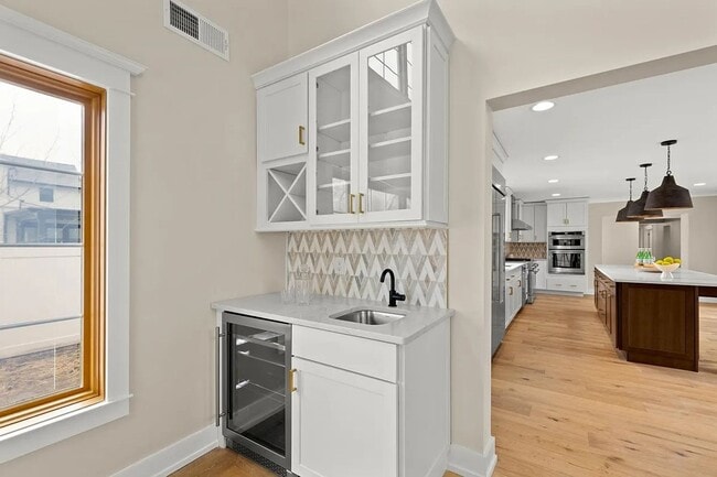 Building Photo - 5 Bed 5 Bath Single Family Home in Edgeworth