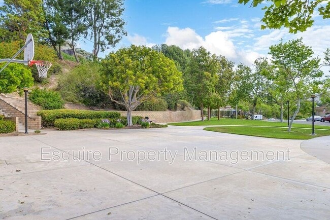 Building Photo - 5220 Buena Mesa Ct