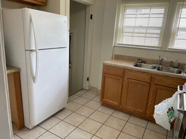 Building Photo - 2127 6th Street Ct