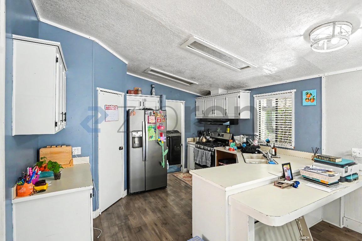 Building Photo - Unit 21