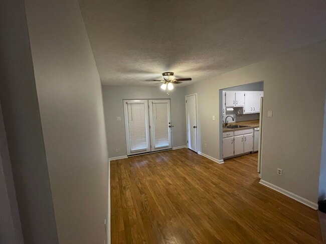 Building Photo - Country Living 3/2 in Wetumpka