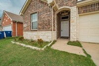Building Photo - Beautifully Updated 3-Bed, 2-Bath Home Nea...