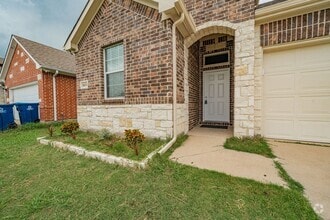 Building Photo - Beautifully Updated 3-Bed, 2-Bath Home Nea...