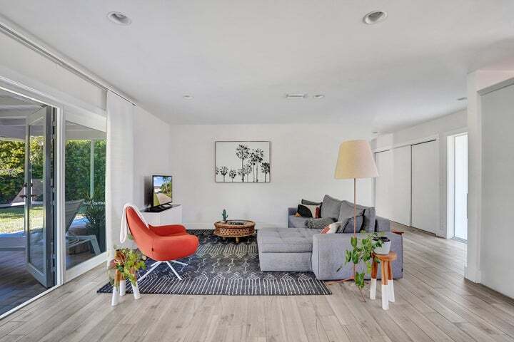 Building Photo - 1299 SW 9th St