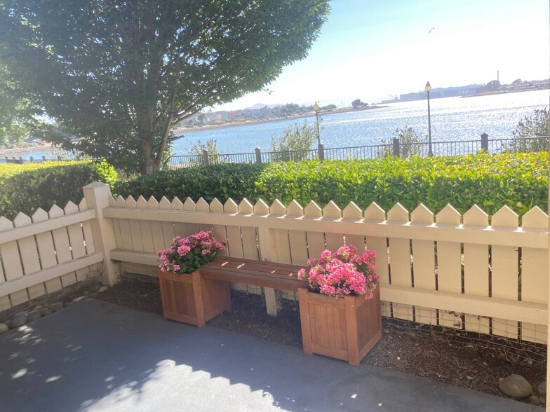 Deck - 127 Shoreline Ct