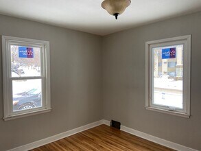 Building Photo - 9a-838