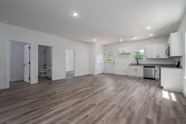 Building Photo - Modern 2024 Single Family Home – Spacious ...