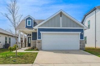 Building Photo - 1621 Briar Hunt Dr