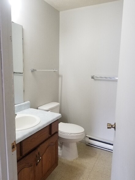 Building Photo - 4247 Sabin Dr