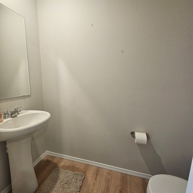 Building Photo - Move-In Ready 3 Bed, 2.5 Bath Home in Desirable Port Orchard Neighborhood