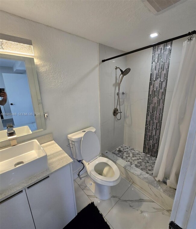 Building Photo - 1281 NE 110th St