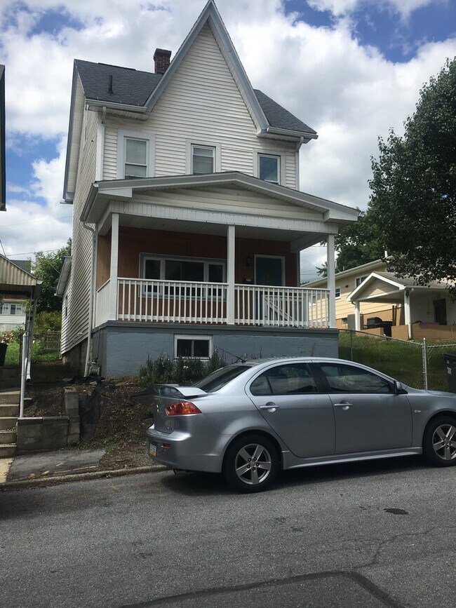 street view - 517 N 9th Ave