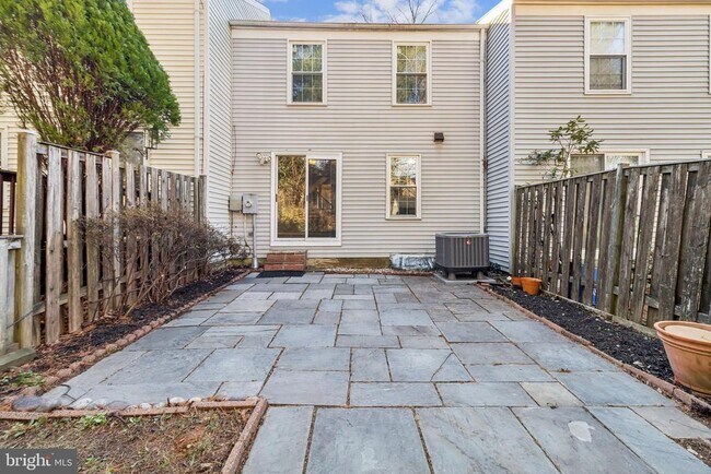 Building Photo - 10603 Tuppence Ct