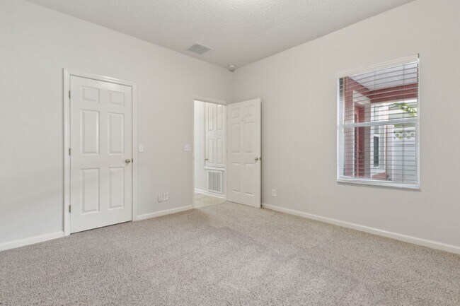 Building Photo - VICTORIA PARK TOWNHOUSE DEED RESTRICTED AREA WITH MANY AMENITIES AVAILABLE NOW