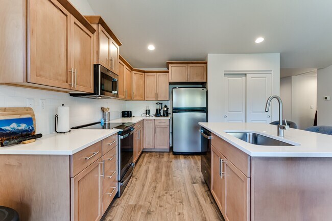 Building Photo - 1526 McKinley St