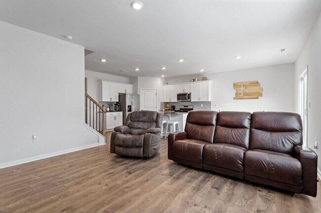 Building Photo - Spacious 5 BR for Rent in Wendall-Availabl...