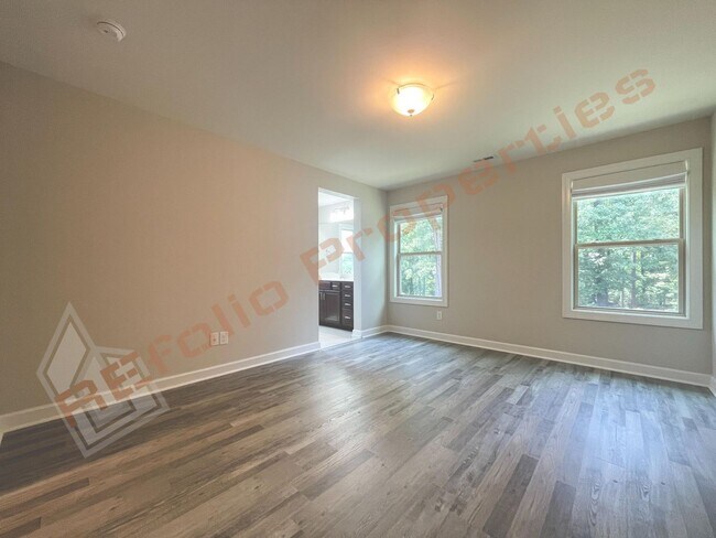 Building Photo - Gorgeous 5 Bedroom Home with First Floor In-law Suite & 3 Car Garage, Golf Course, Pool, Tennis a...