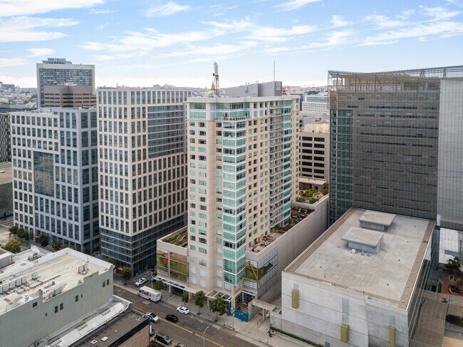Building Photo - 1160 Mission St