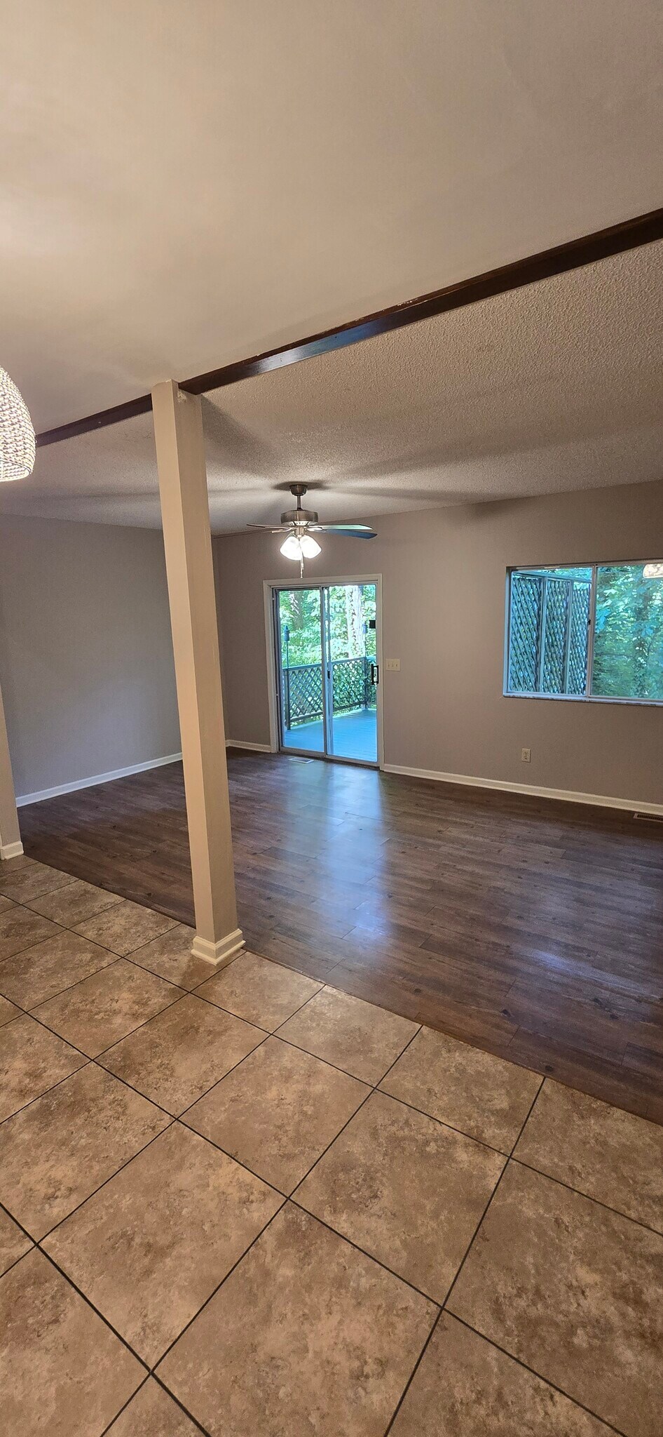 Building Photo - 2025A Stoneycreek Dr