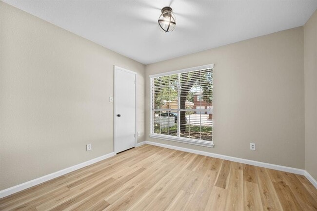 Building Photo - 1806 Rusty Nail Loop